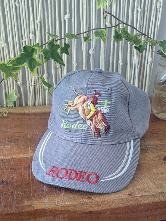 Vintage Accessories - Vintage Rodeo Embroidered Baseball Cap - Gray / Adjustable